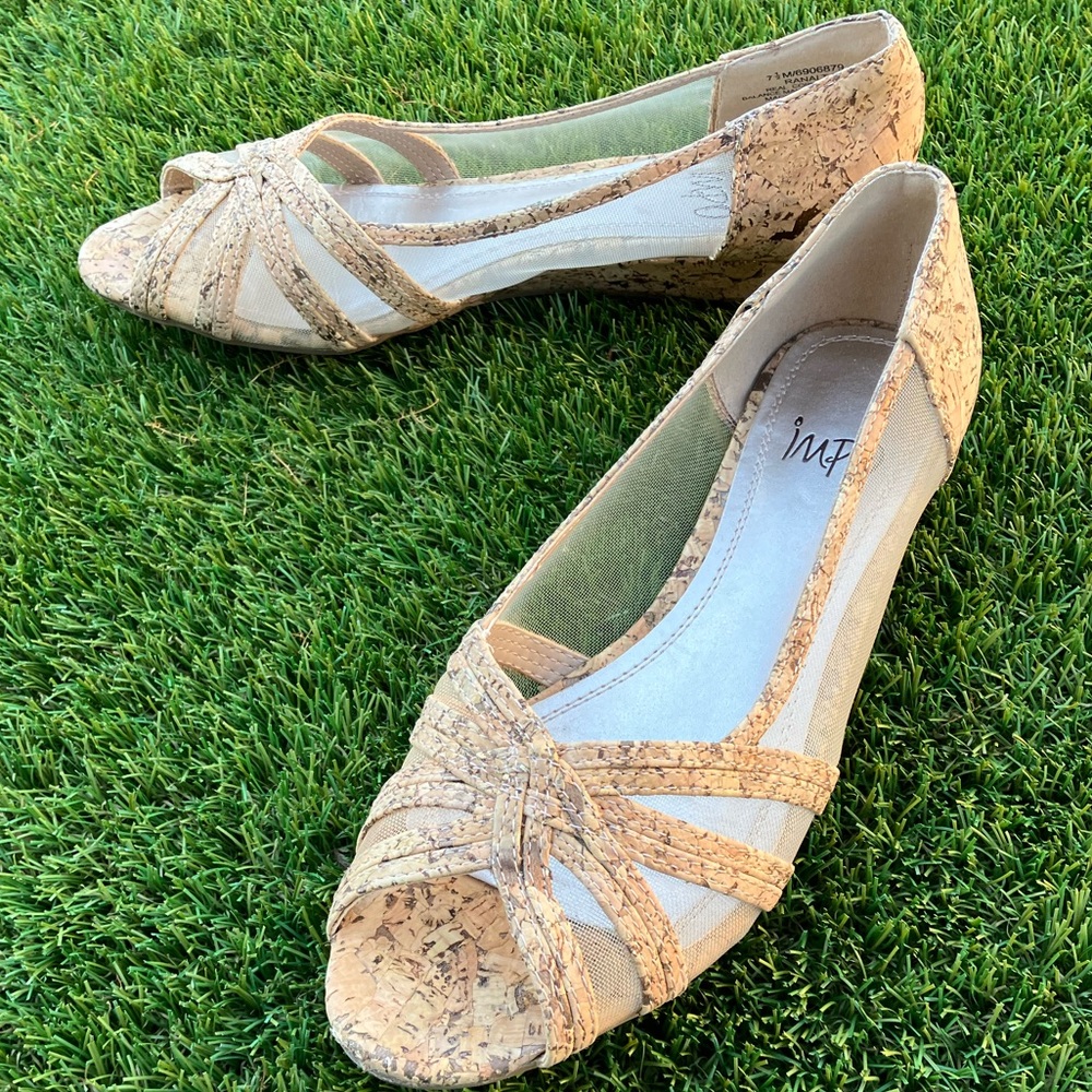 Impo cork and mesh peep-toe wedge heels, natural beige, size 7.5 - Picture 9 of 10